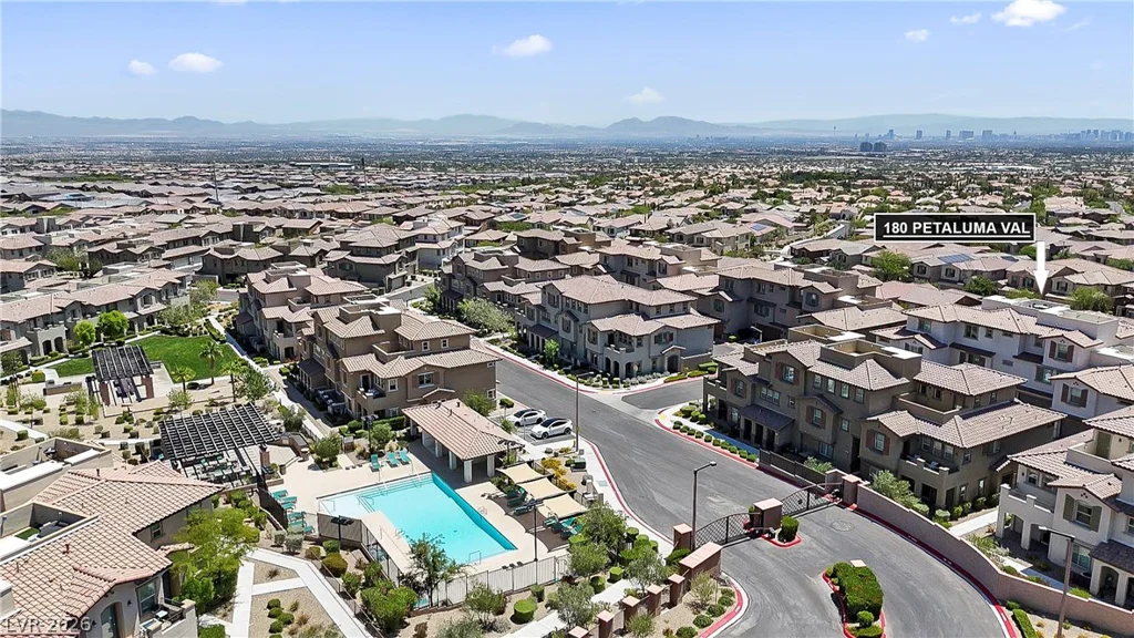 180 Petaluma Valley, Las Vegas, NV 89138