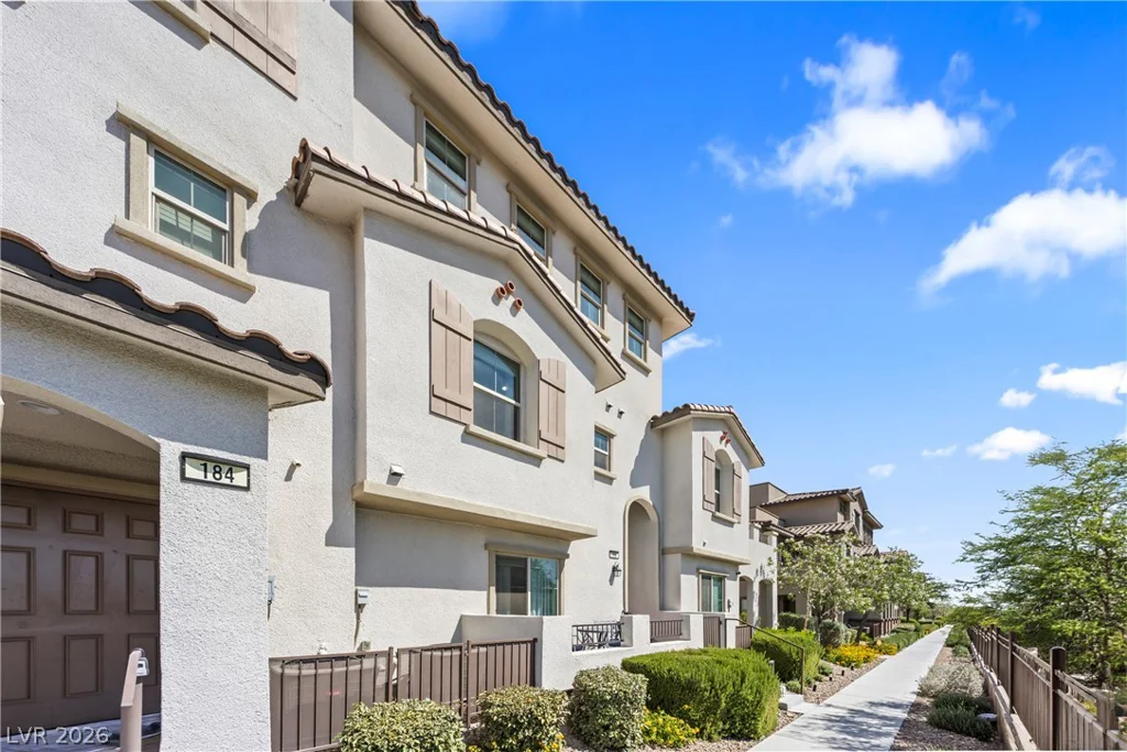 180 Petaluma Valley, Las Vegas, NV 89138