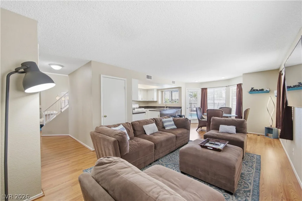 6952 Rusty Nail, Las Vegas, NV 89119
