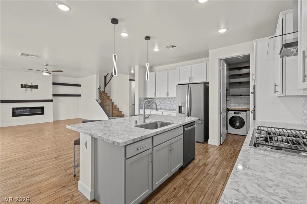 8320 Carabiner, Las Vegas, NV 89166