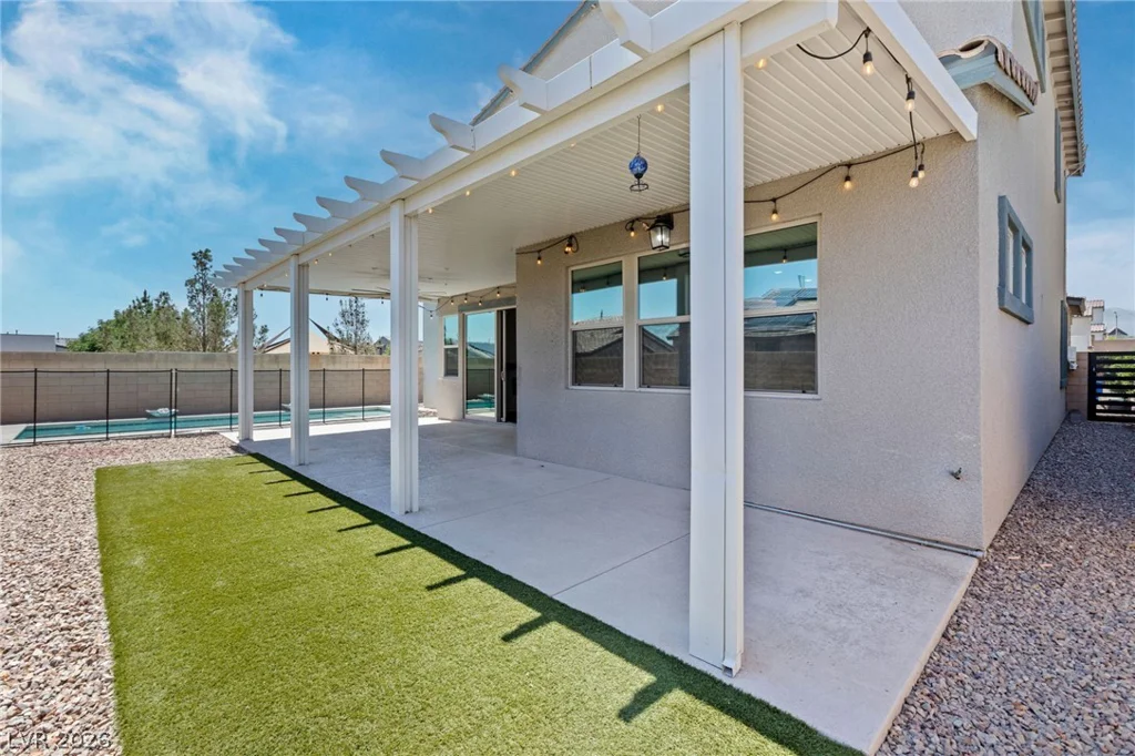 8320 Carabiner, Las Vegas, NV 89166