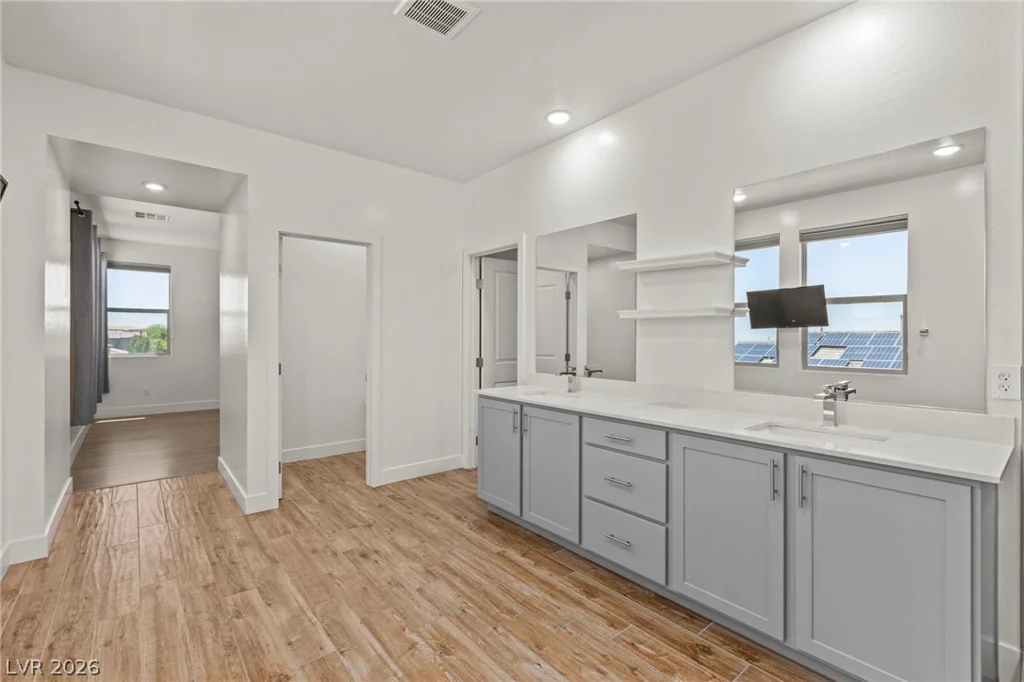 8320 Carabiner, Las Vegas, NV 89166