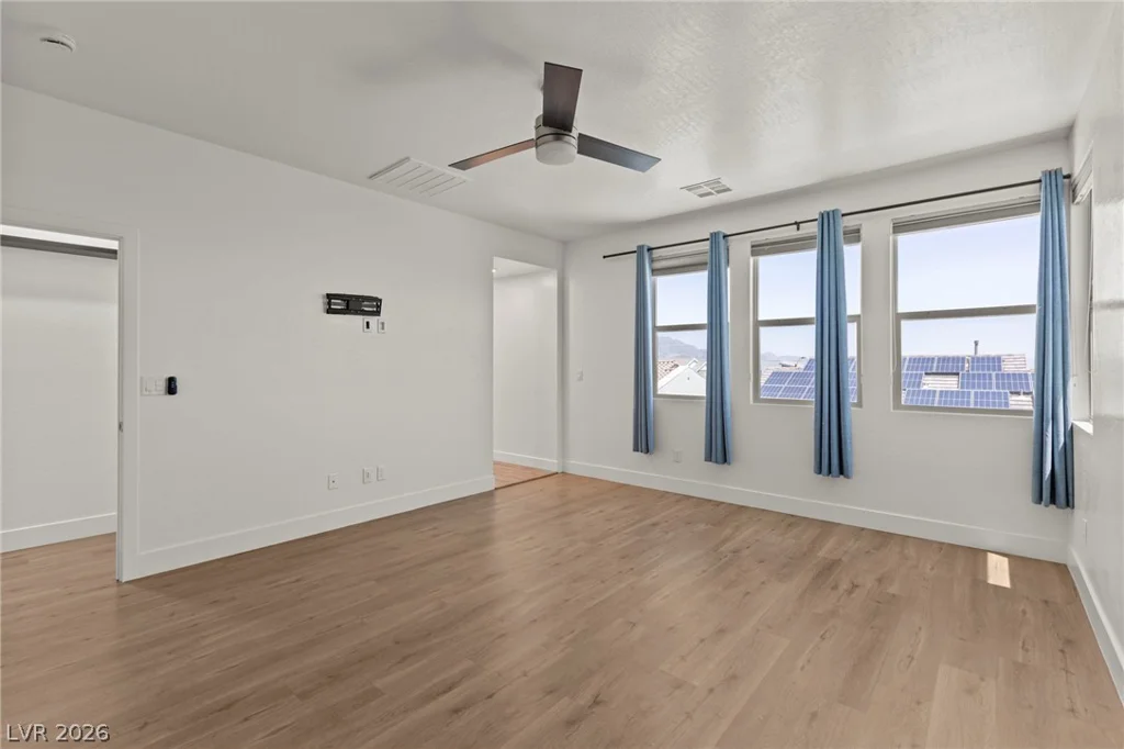 8320 Carabiner, Las Vegas, NV 89166