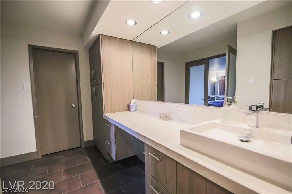 3111 Bel Air, Las Vegas, NV 89109