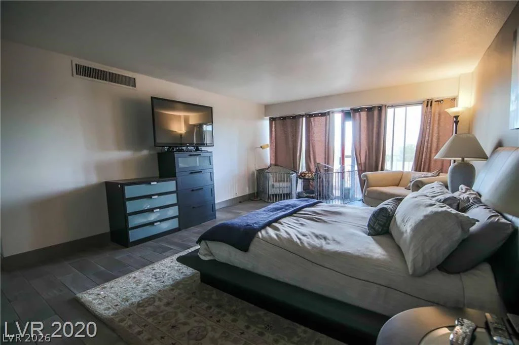 3111 Bel Air, Las Vegas, NV 89109