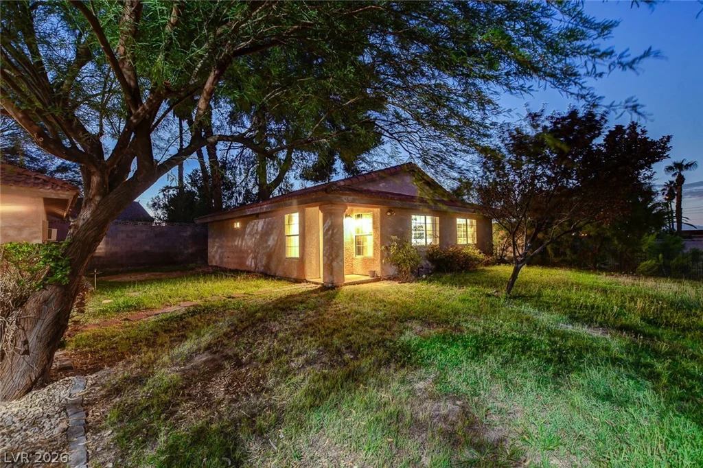 5167 Jarom, Las Vegas, NV 89120
