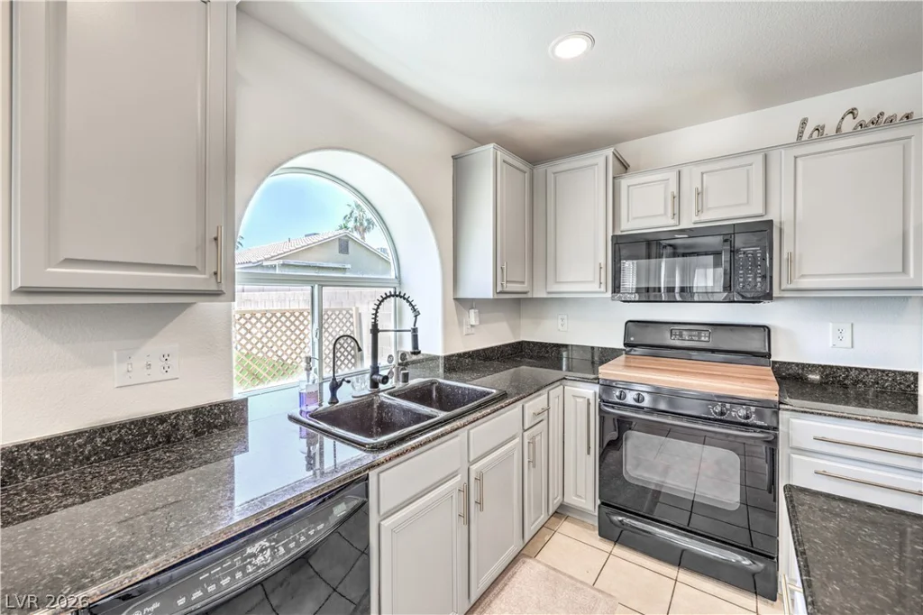 5529 Meridian Rain, North Las Vegas, NV 89031