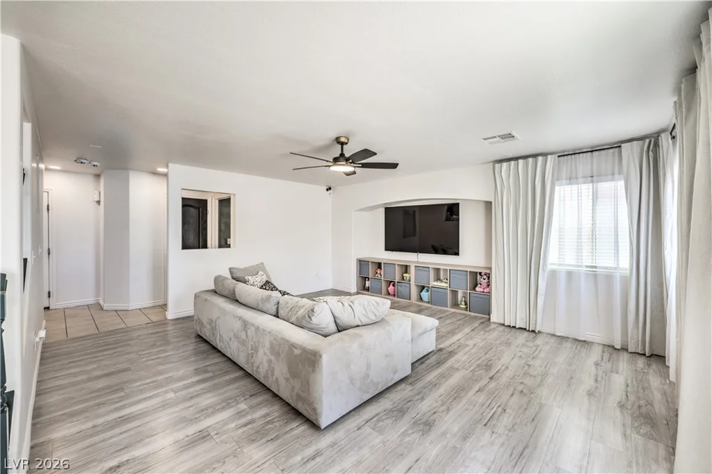 5529 Meridian Rain, North Las Vegas, NV 89031