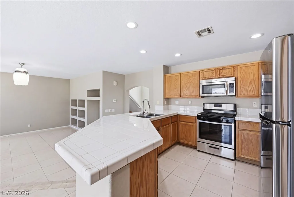 8500 Twinkling Topaz, Las Vegas, NV 89143