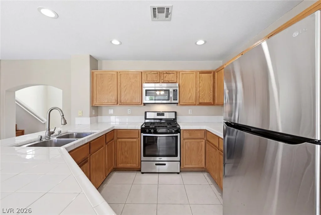 8500 Twinkling Topaz, Las Vegas, NV 89143