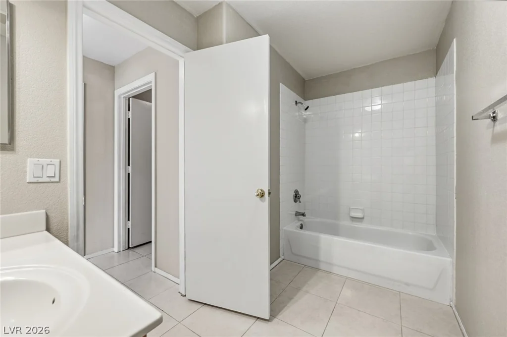 8500 Twinkling Topaz, Las Vegas, NV 89143