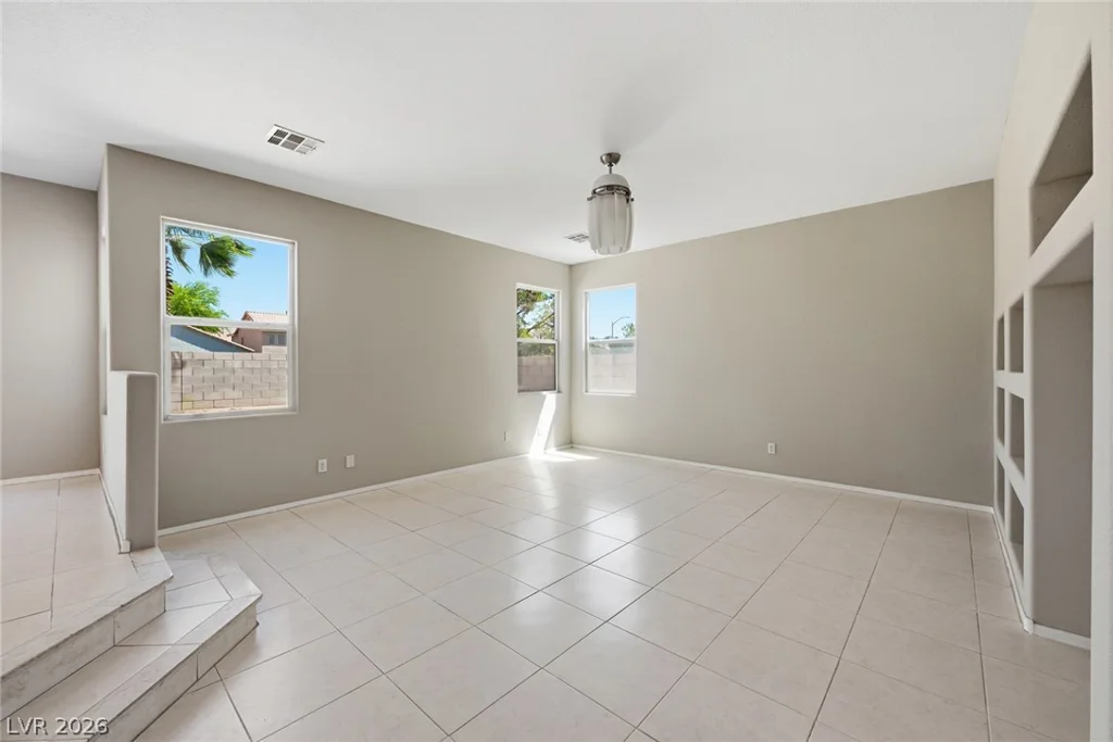 8500 Twinkling Topaz, Las Vegas, NV 89143