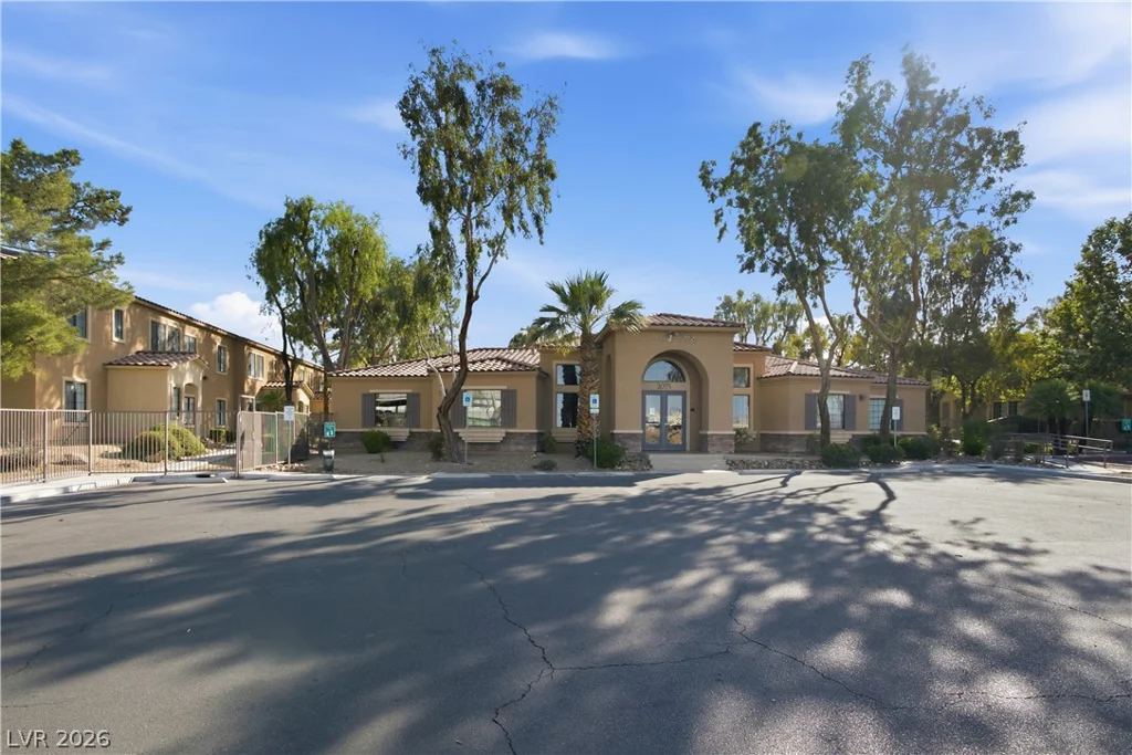2151 Hussium Hills, Las Vegas, NV 89108