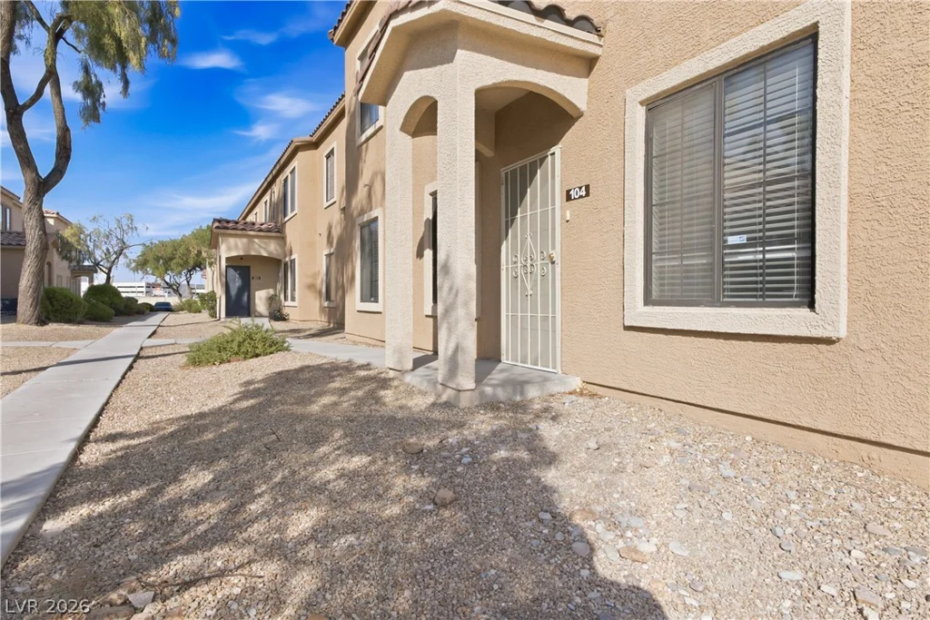 2151 Hussium Hills, Las Vegas, NV 89108