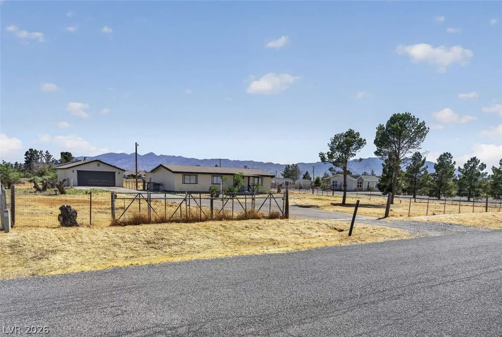 241 Hallsway, Pahrump, NV 89048