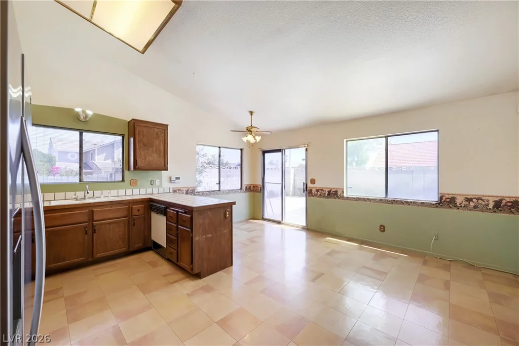 1013 Greystone, Las Vegas, NV 89108