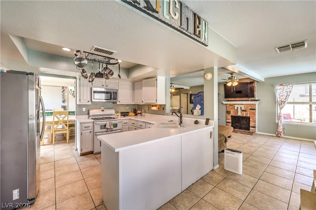 3930 Kamden, Las Vegas, NV 89119