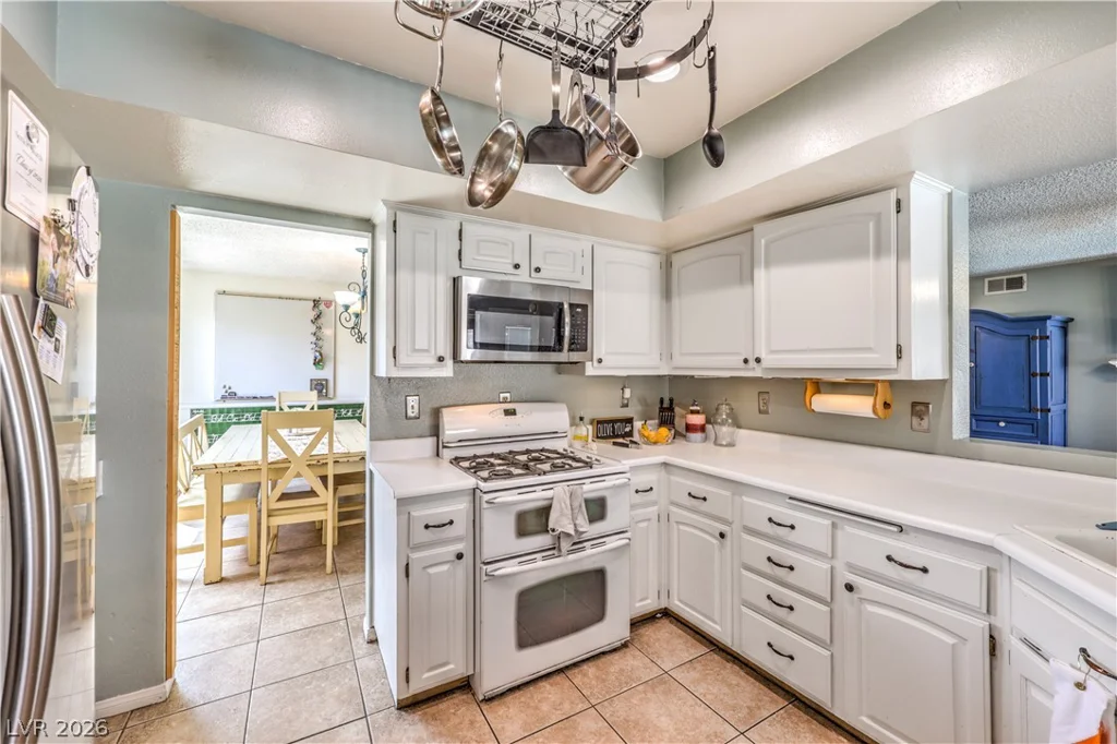 3930 Kamden, Las Vegas, NV 89119