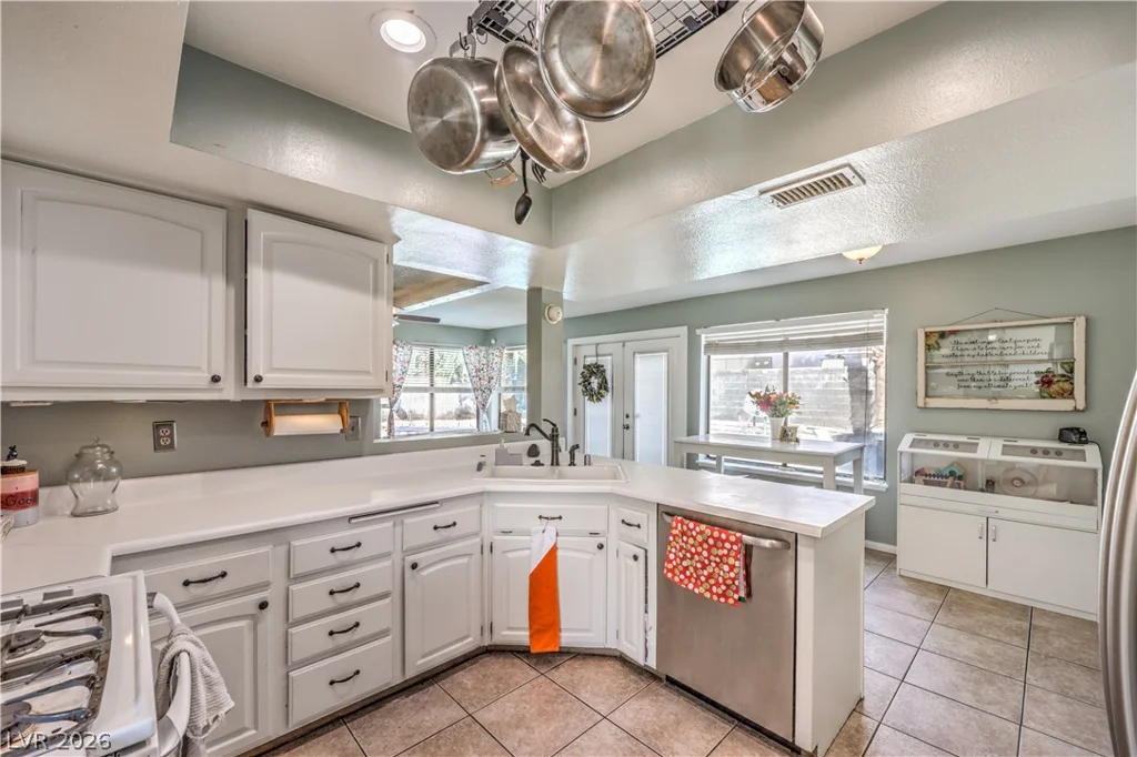 3930 Kamden, Las Vegas, NV 89119