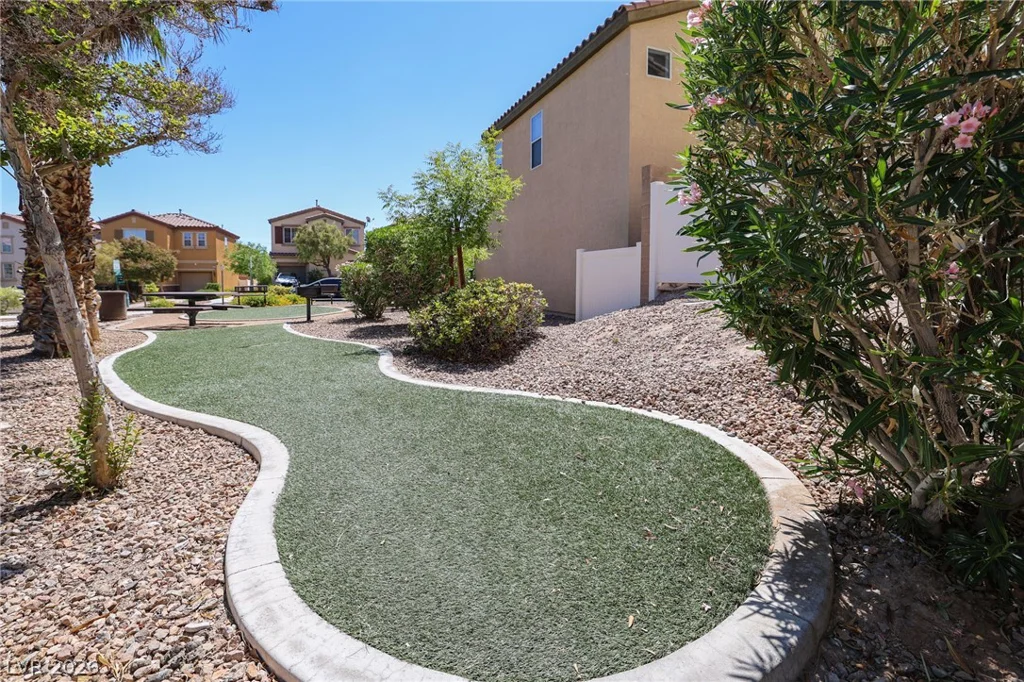 8151 Amy Springs, Las Vegas, NV 89113