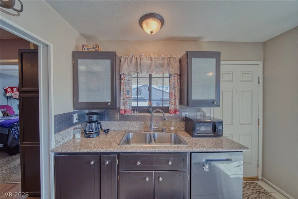 2040 Laguna, Pahrump, NV 89048