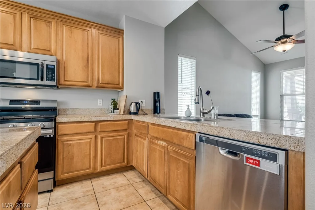 984 Playful Glow, Henderson, NV 89052