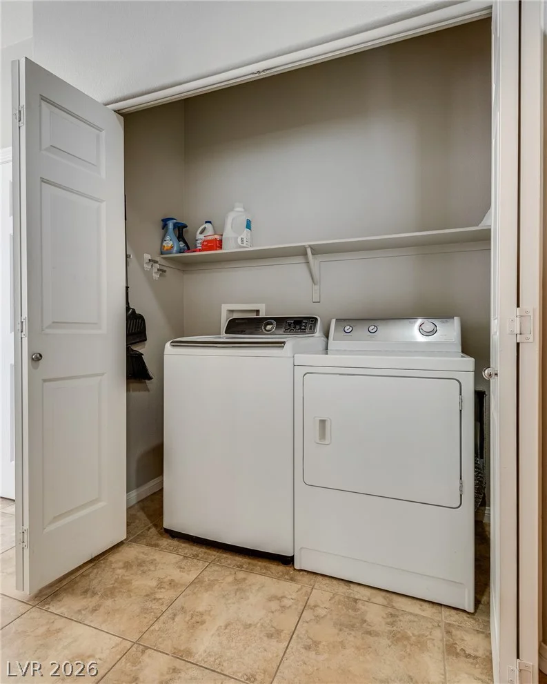 984 Playful Glow, Henderson, NV 89052