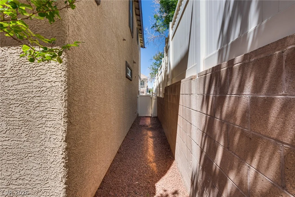 984 Playful Glow, Henderson, NV 89052