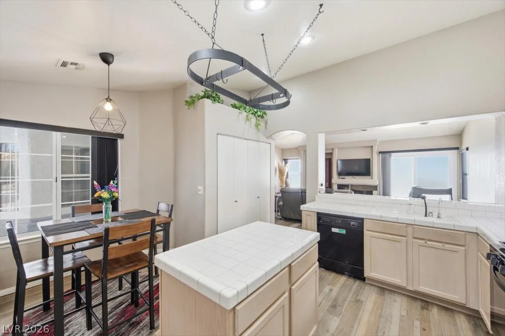 1600 Los Alamos, North Las Vegas, NV 89031