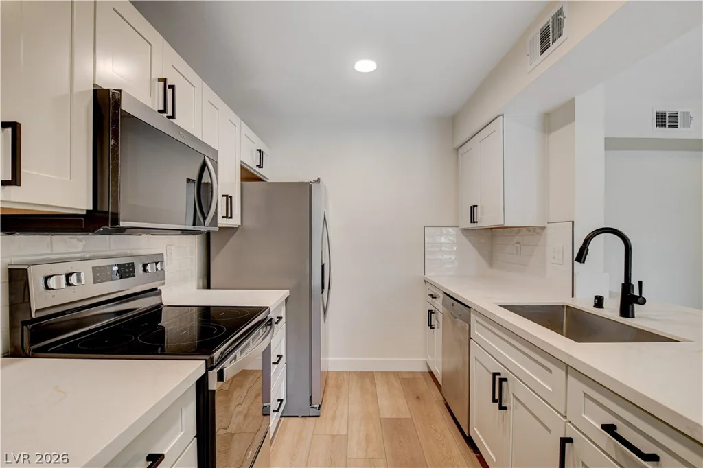 8101 Flamingo, Las Vegas, NV 89147