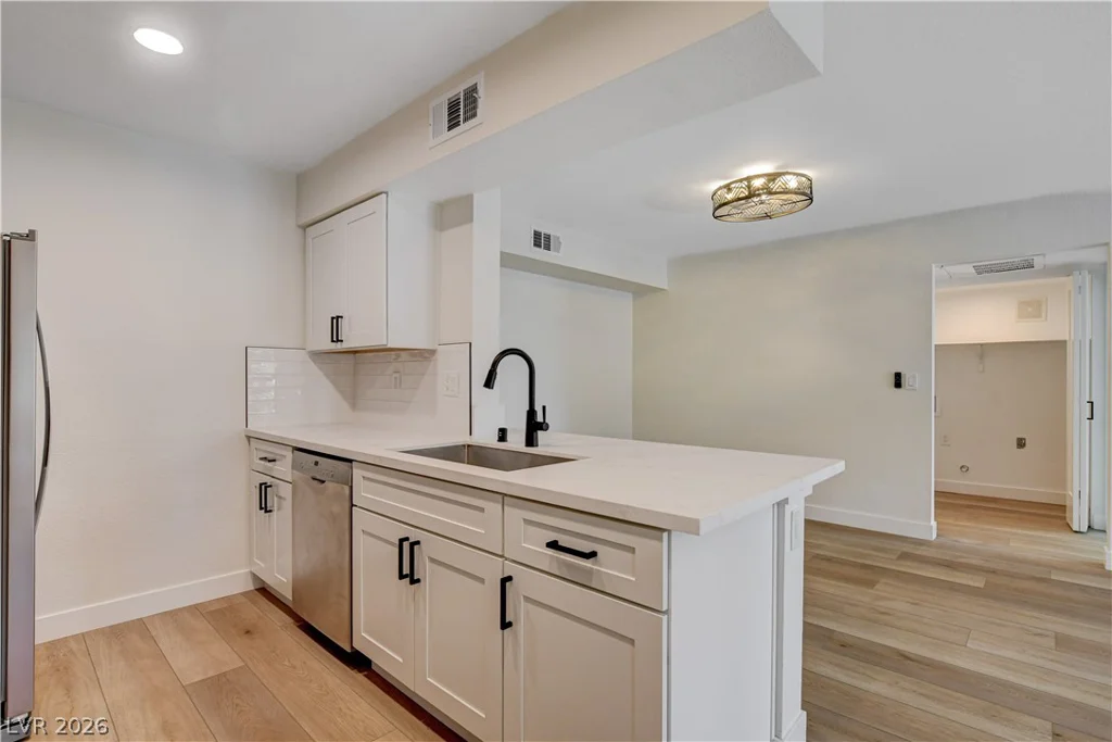 8101 Flamingo, Las Vegas, NV 89147