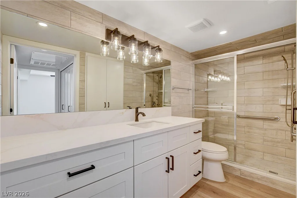 8101 Flamingo, Las Vegas, NV 89147