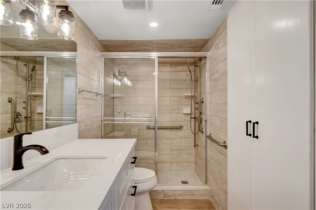 8101 Flamingo, Las Vegas, NV 89147