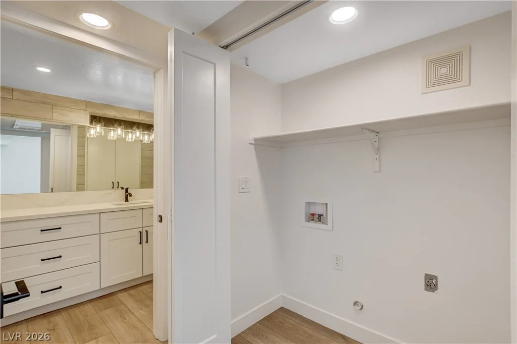 8101 Flamingo, Las Vegas, NV 89147