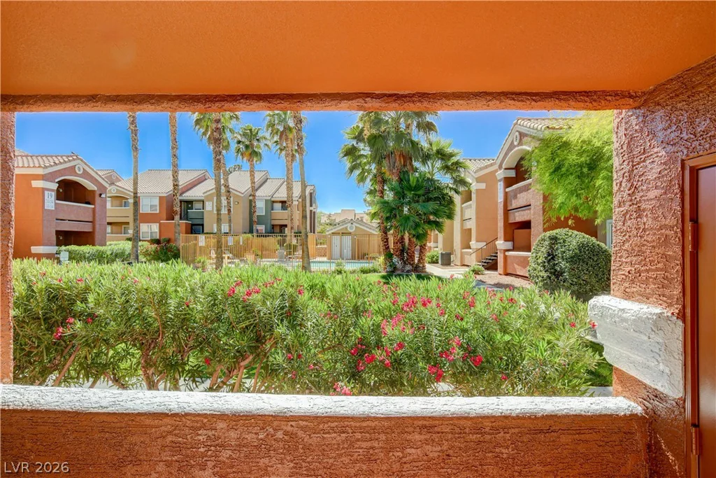 8101 Flamingo, Las Vegas, NV 89147