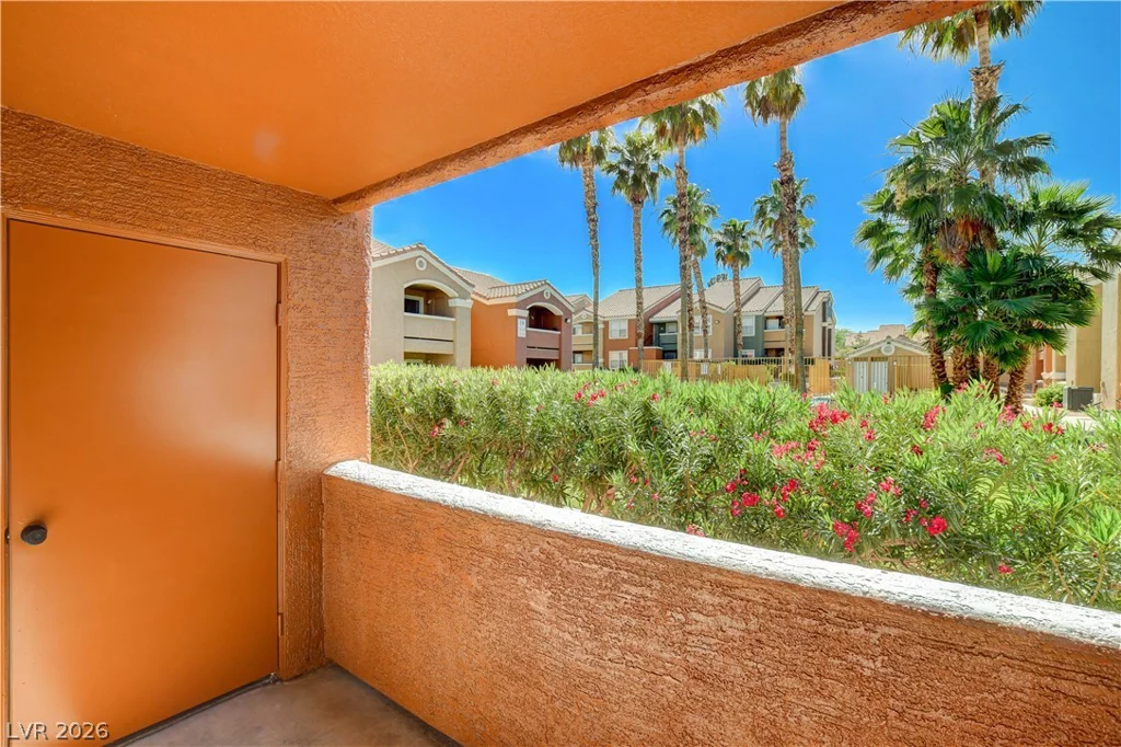 8101 Flamingo, Las Vegas, NV 89147