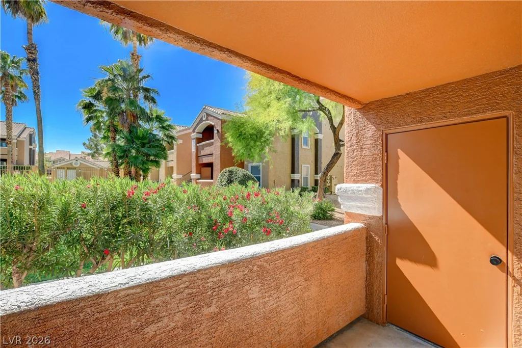 8101 Flamingo, Las Vegas, NV 89147