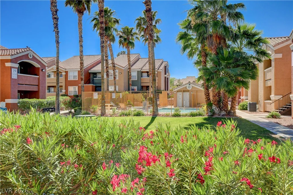 8101 Flamingo, Las Vegas, NV 89147