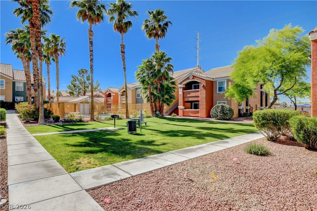 8101 Flamingo, Las Vegas, NV 89147