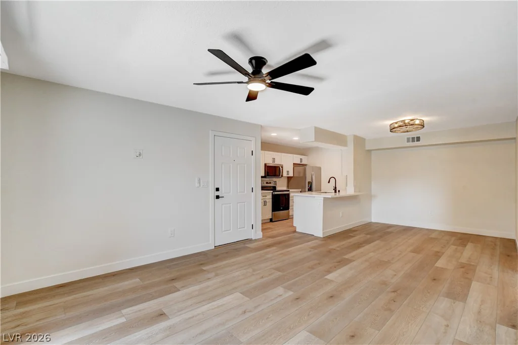 8101 Flamingo, Las Vegas, NV 89147