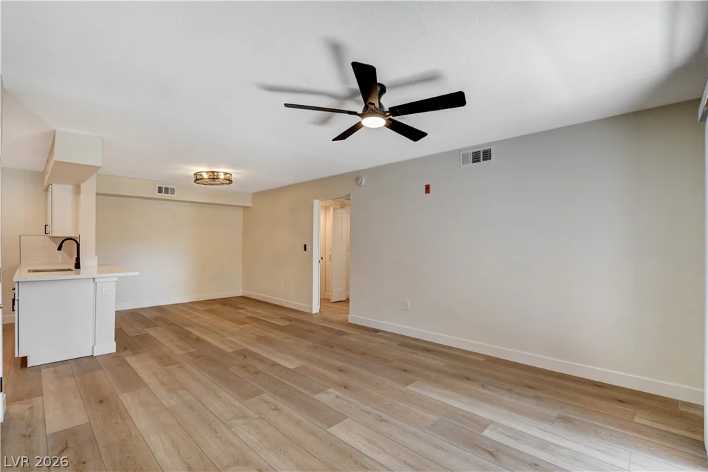 8101 Flamingo, Las Vegas, NV 89147