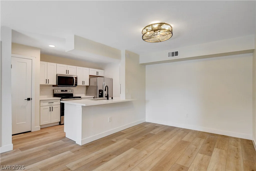 8101 Flamingo, Las Vegas, NV 89147