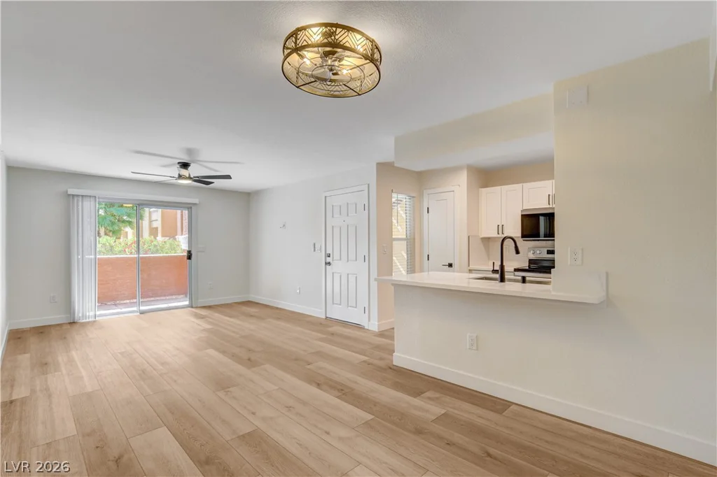 8101 Flamingo, Las Vegas, NV 89147