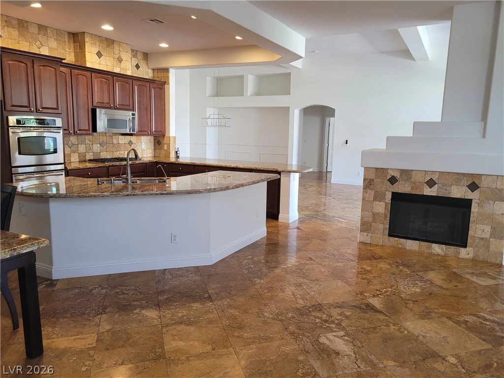 7020 Manzanares, North Las Vegas, NV 89084