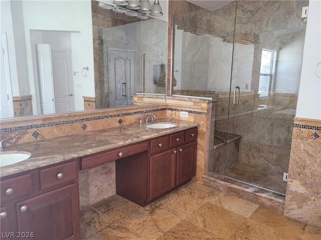 7020 Manzanares, North Las Vegas, NV 89084