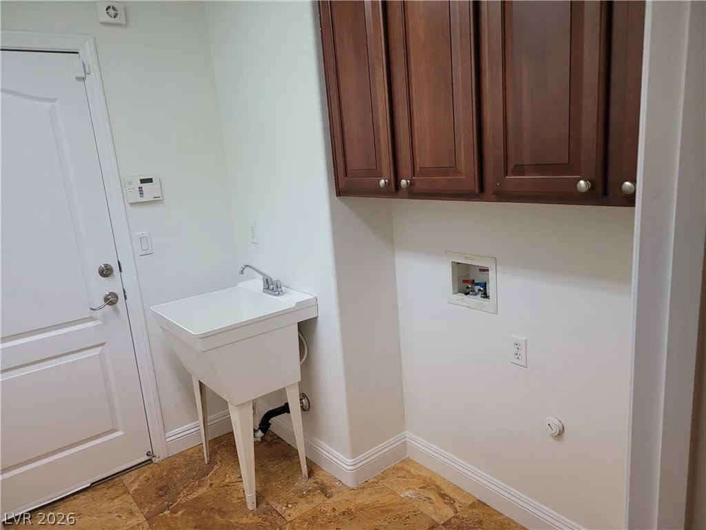 7020 Manzanares, North Las Vegas, NV 89084