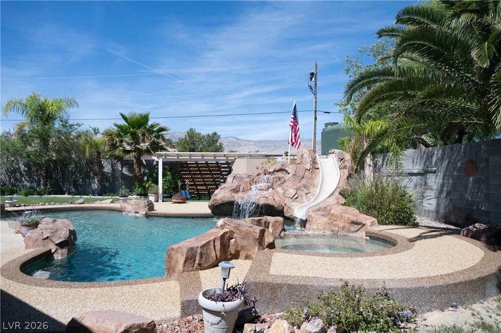 10080 Tropical, Las Vegas, NV 89149