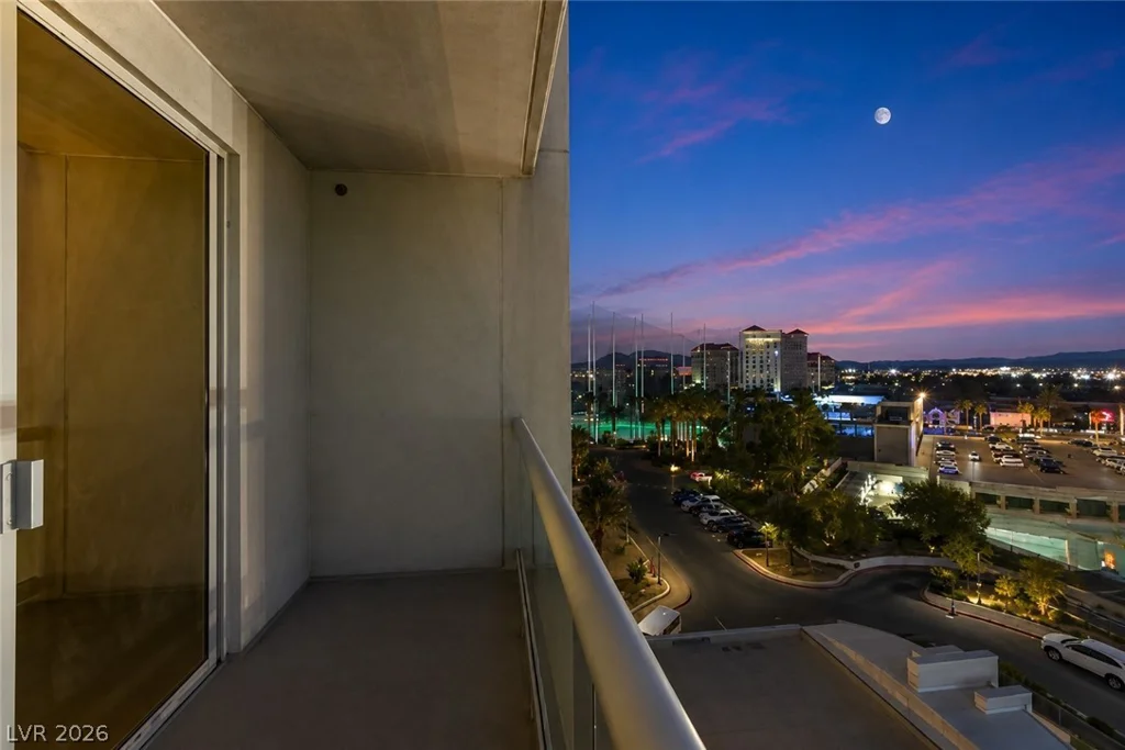 145 HARMON, Las Vegas, NV 89109