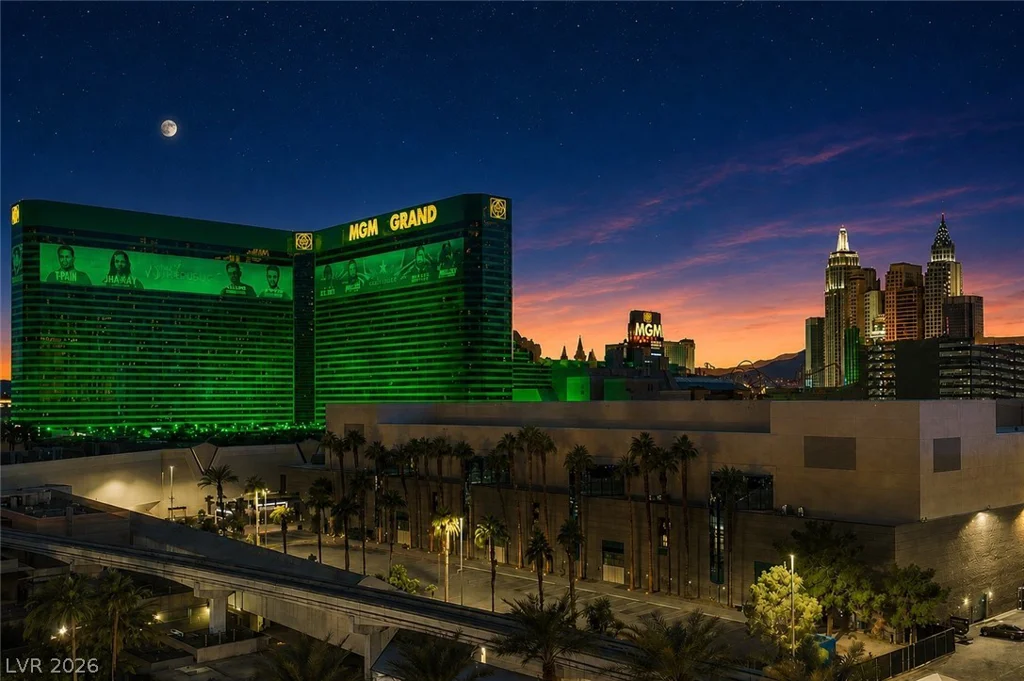 145 HARMON, Las Vegas, NV 89109