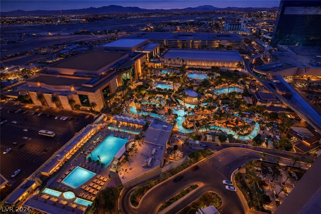 145 HARMON, Las Vegas, NV 89109